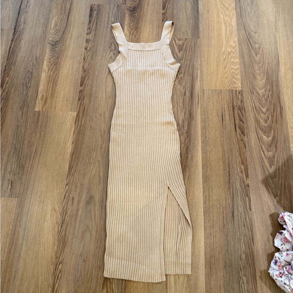 Nude rib-nit bodycon mini dress with slit on one side XXS Petite Abercrombie